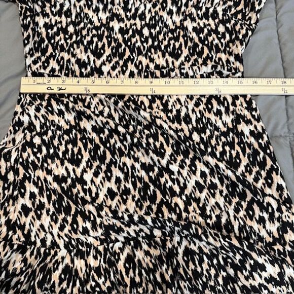 Ann Taylor Abstract Animal Print Ruffle Dress V-Neck Zip Back Long Sleeve Size 4 - Picture 9 of 12
